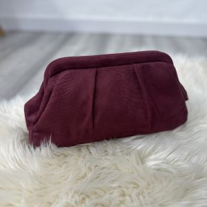 Bolso de mano antelina serpiente burdeos