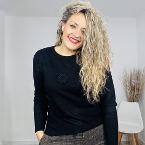 Jersey Flores macramé negro