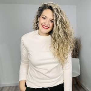 Camiseta polar tachuelas beige