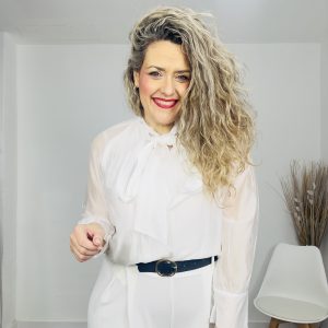 Blusa corbatín blanca